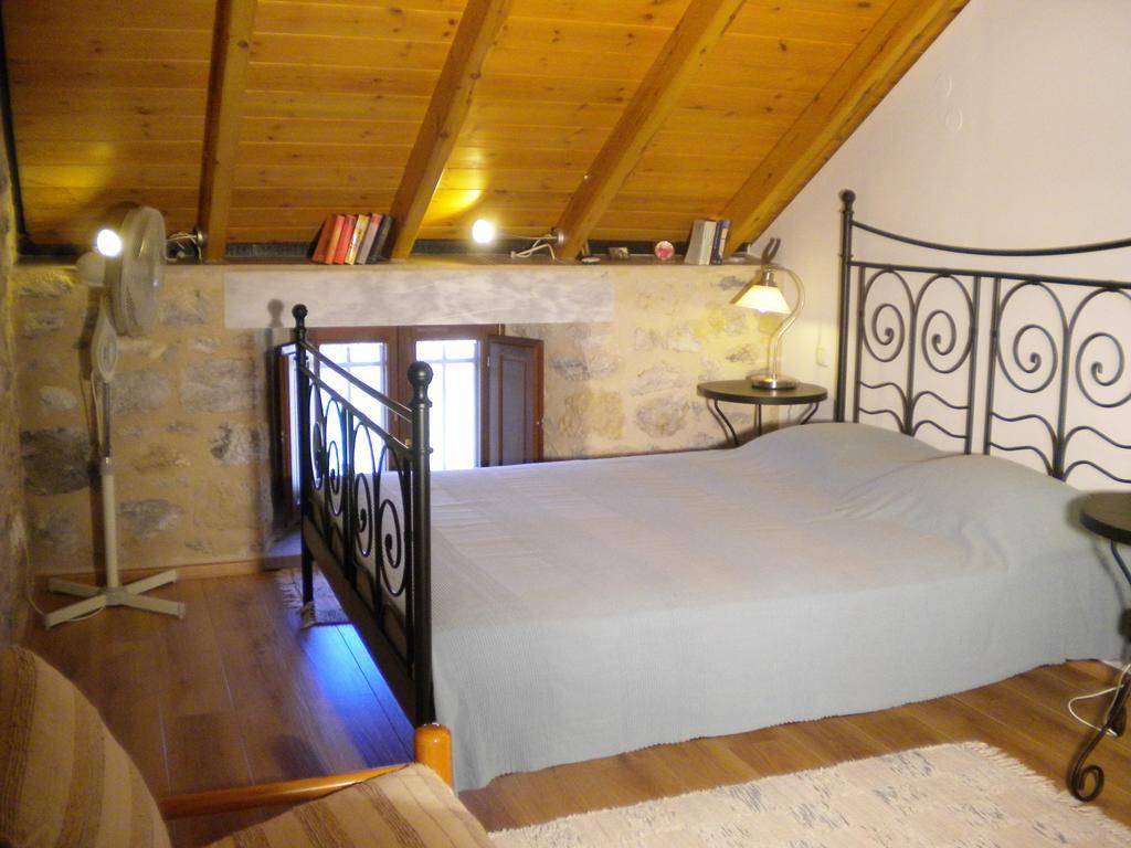 Stone House In A Quiet Landscape, Leonidion Villa Exterior photo